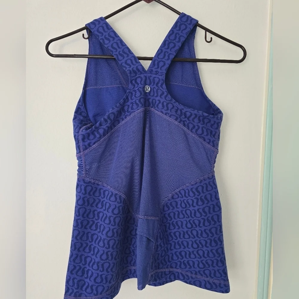 Lululemon Blue Patterned V-Neck Top Size 8